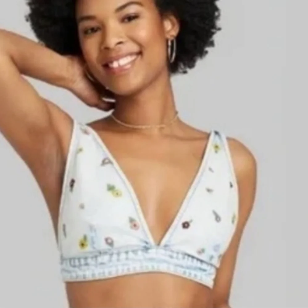 Triangle Cup Denim Tank Top Wild Fable Acid Wash Floral Embroidered Sz LG #M26 - Picture 3 of 8